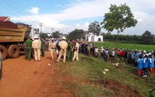 Xe máy va chạm xe ben, hai người tử vong