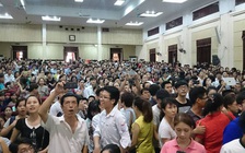 Sinh viên sốc nặng khi trường tăng học phí