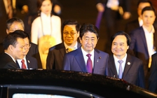 Thủ tướng Nhật Shinzo Abe đến Đà Nẵng trong đêm