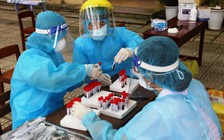Người ngoại tỉnh đang ở Đà Nẵng được xét nghiệm Covid-19 trước khi rời thành phố