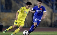 Văn Quyết xin lỗi trọng tài Công Khanh