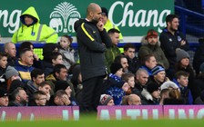 Guardiola 'giương cờ trắng' trong cuộc đua vô địch Premier League