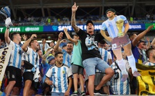 LĐBĐ Hà Lan tăng cường CĐV đến Qatar vẫn bị Argentina áp đảo