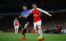 HLV Wenger sẽ tiếp tục mạo hiểm sử dụng Ozil