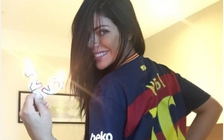 Thờ ơ với Ronaldo, Miss Bumbum ủng hộ Messi