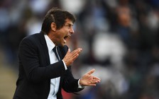 HLV Conte cười vào tin đồn sẽ bị Chelsea sa thải