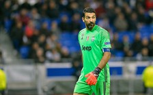 Hóa thành 'Siêu nhân', Buffon khiến Lyon tắt tiếng