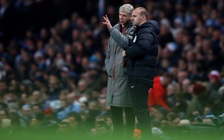 HLV Arsene Wenger cáo buộc trọng tài khiến Arsenal thua Man City