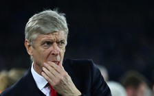 HLV Wenger bắt Arsenal phải chờ đợi trong việc gia hạn hợp đồng