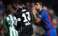 Luis Suarez cứu Barca thoát thua trước Betis
