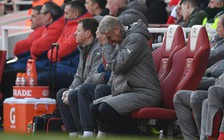 'HLV Wenger sắp đến lúc về hưu'