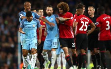 HLV Mourinho: 'Aguero rất thông minh khi khiến Fellaini nhận thẻ đỏ'