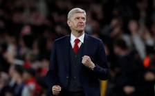 HLV Wenger chê Chelsea không biết nhìn người