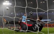 Cúp Liên đoàn Anh: M.U dễ dàng đi tiếp, Man City phải 'đấu súng'