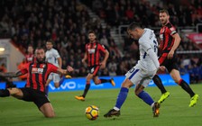 Chelsea nhọc nhằn bám đuổi các đội đầu bảng Premier League