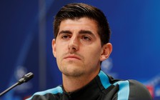 Courtois mượn Real Madrid để gây sức ép với Chelsea