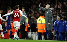 Đứng trước án phạt, HLV Wenger vẫn tiếp tục chỉ trích trọng tài