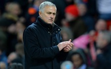 HLV Mourinho lo sợ thủ môn De Gea rời M.U