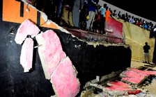 8 CĐV thiệt mạng trong sự cố bạo lực, sập khán đài ở bóng đá Senegal