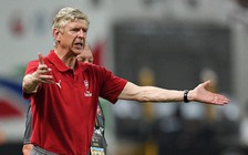 Cầu thủ Arsenal trúng độc trong chuyến du đấu Trung Quốc