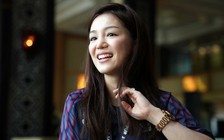 Nữ trưởng đoàn xinh đẹp của bóng đá Thái Lan từ chức