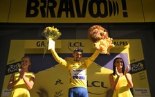 Nghi thức các cô gái xinh đẹp trên bục chiến thắng Tour de France bị chỉ trích