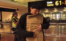 CĐV Hàn Quốc bay sang tận Thụy Điển truy hỏi siêu sao Ronaldo