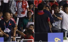 Hé lộ lý do HLV Park Hang-seo bị “giam” ở đường hầm sau khi nhận thẻ đỏ