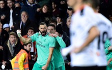 Thủ thành Courtois đóng vai… tiền đạo, Real Madrid thoát hiểm trước trận “Siêu kinh điển”