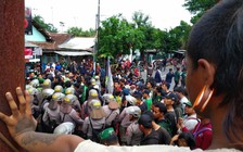 Ẩu đả và đốt xe, bóng đá Indonesia lại đau đầu trước thềm World Cup U.20