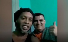 Đoạn video Ronaldinho chia sẻ cảm xúc trong nhà tù Paraguay gây sốt