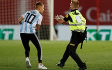 La Liga: Trận Barcelona bị “cấm cửa”, fan của Messi vẫn lẻn vào sân tự sướng