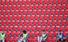 Bundesliga chịu ăn đòn khi Chính phủ Đức ‘lắc đầu’