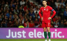 UEFA Nations League: Ronaldo dính chấn thương, Bồ Đào Nha “méo mặt”