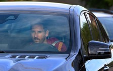 Barcelona thất bát mùa giải 2019 - 2020, Messi vẫn đánh bại Ronaldo về tiền