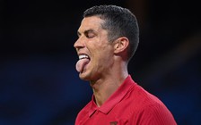 Bộ trưởng Thể thao Ý dọa phạt Cristiano Ronaldo về vụ bị nhiễm Covid-19