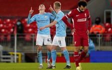 HLV Guardiola muốn Phil Foden ‘bịt miệng, nhắm mắt’ để giữ đôi chân trên mặt đất