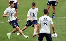 EURO 2020: Tuyển Tây Ban Nha sốc khi thủ quân Busquets rời đội vì nhiễm Covid-19