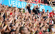 Thủ tướng Đức, Anh và Tổng thống Pháp cảnh báo rủi ro từ EURO 2020