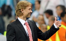 Cựu tiền vệ nổi tiếng Valery Karpin dẫn dắt tuyển Nga