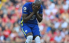 Chân sút đắt giá Lukaku than đau chân, CLB Chelsea lo sốt vó