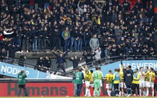 Điều tra vụ sập khán đài khi CĐV ăn mừng ở giải hàng đầu Hà Lan