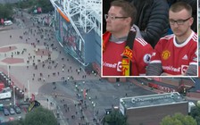 CĐV M.U nổi giận bỏ về sau hiệp 1 trận thảm bại trước Liverpool