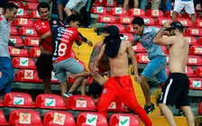 Mexico cấm CĐV đến sân sau vụ hỗn chiến gây sốc bóng đá thế giới