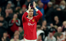 M.U bất ngờ mở 'lối thoát' cho Ronaldo