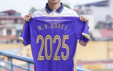 Văn Quyết ở lại Hà Nội FC đến năm 2025