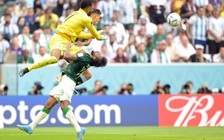 Hậu vệ tuyển Ả Rập Xê Út phẫu thuật thành công sau pha va chạm khủng khiếp