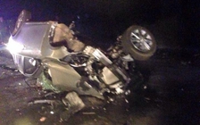 Hai ô tô đâm nhau làm 4 người chết, 3 người bị thương