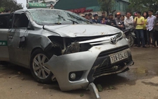 Taxi lao xuống hồ, 4 người tử vong