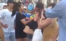 Cô gái trẻ bị 4 phụ nữ đánh ghen giữa phố